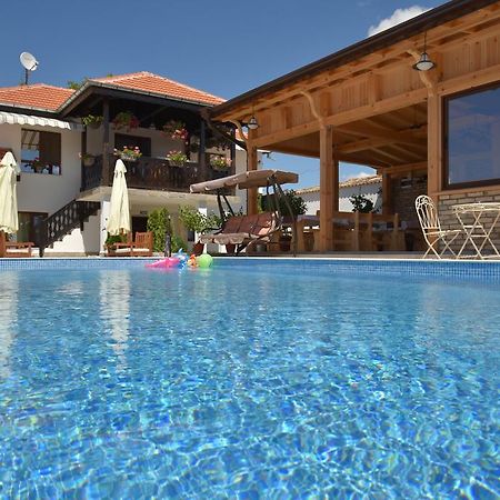 Guest House Zlateya Madara Ngoại thất bức ảnh