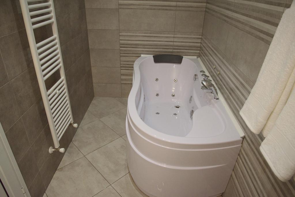 Guest House Zlateya Madara Ngoại thất bức ảnh